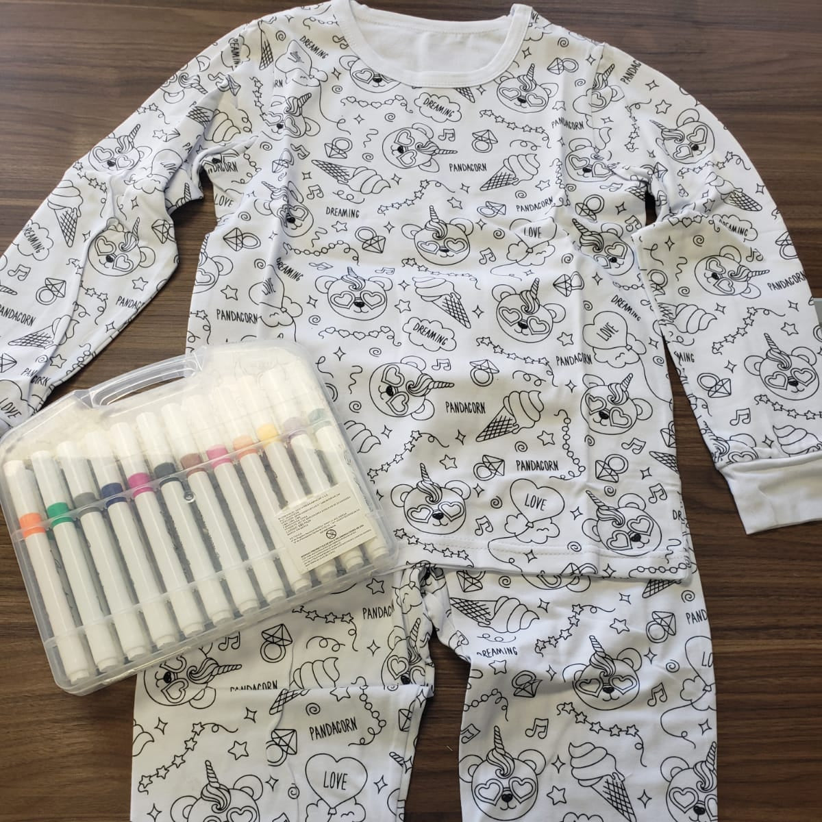 🎨 Pijamas Creativas (Marcadores Incluidos)